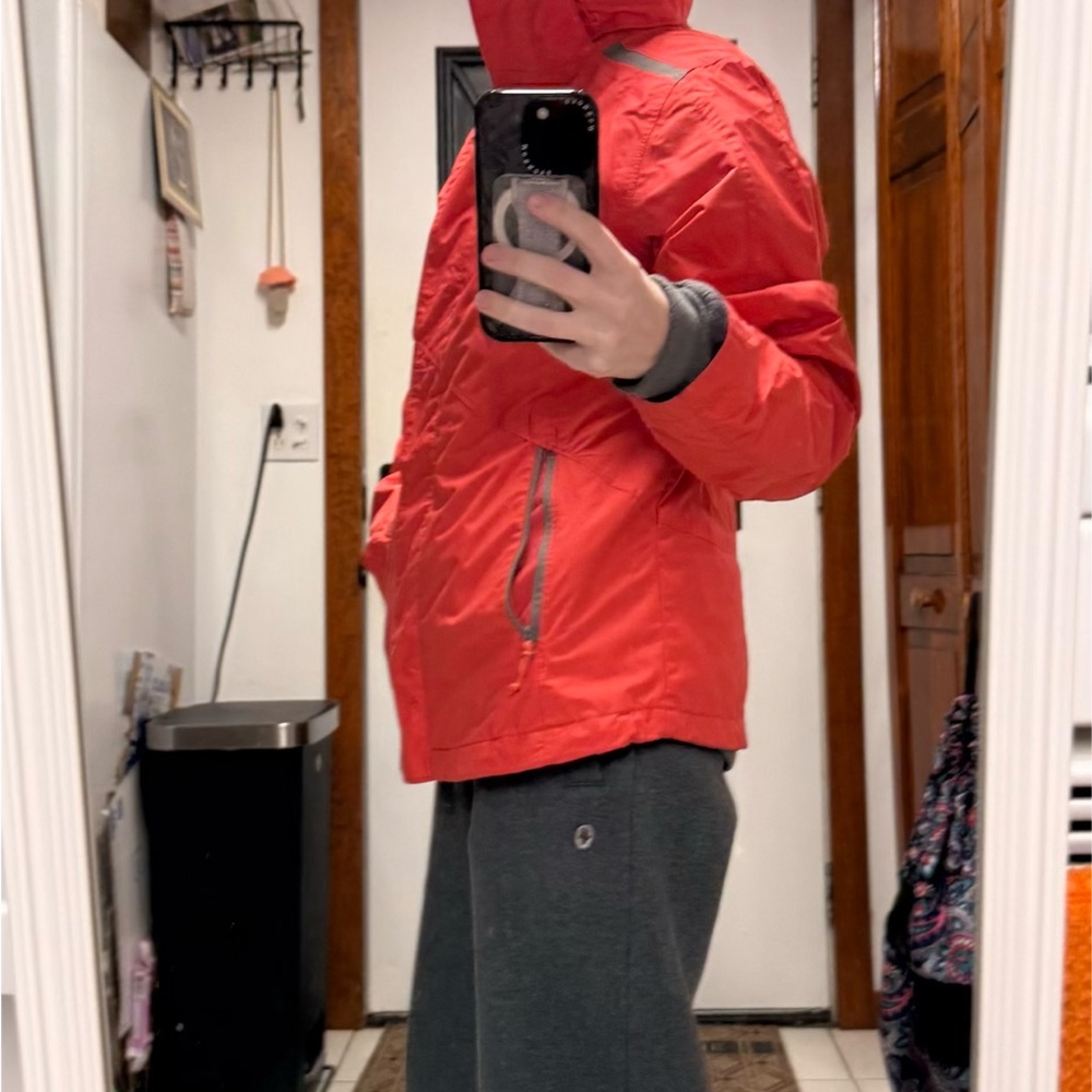 Columbia Women's Vibrant Red Ski Jacket - Picture 2 of 7